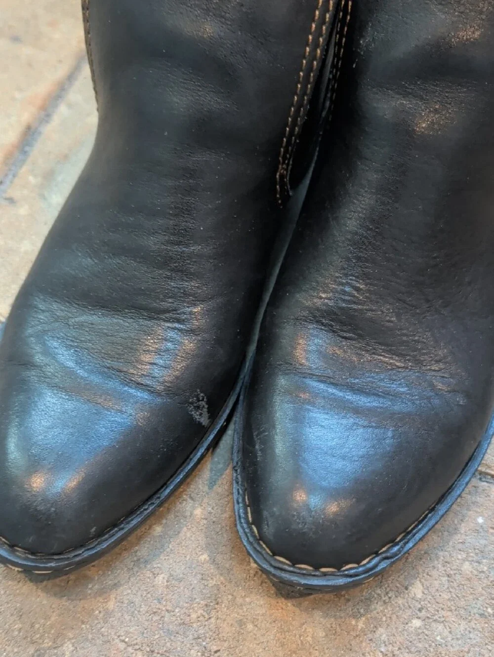 Born Black Leather Chelsea-Style Ankle Boots with Contrast Stitching
